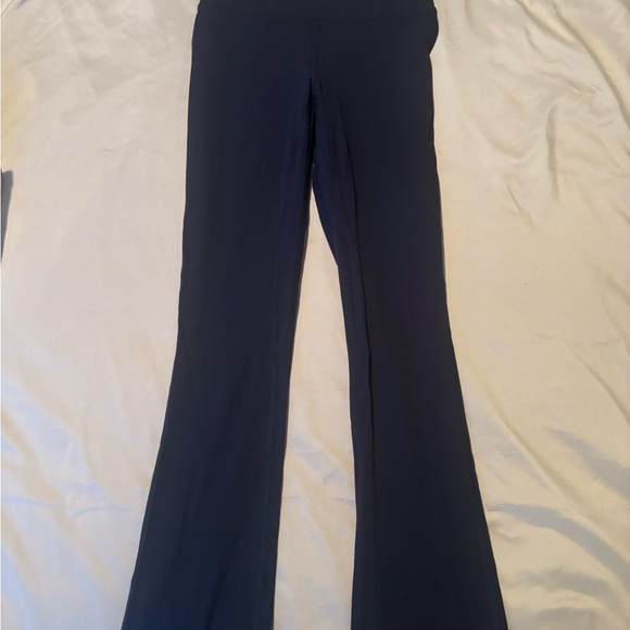 Lululemon Mini Flare Ribbed *extra short - Picture 2 of 4